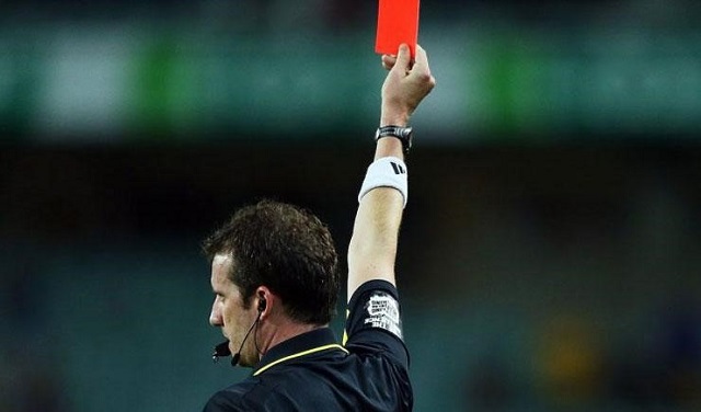 Đánh giá trọng tài bắt trận khi cược thẻ phạt Đánh giá trọng tài bắt trận khi cược thẻ phạt