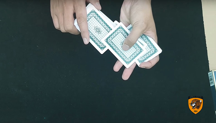 cách lật bài liêng